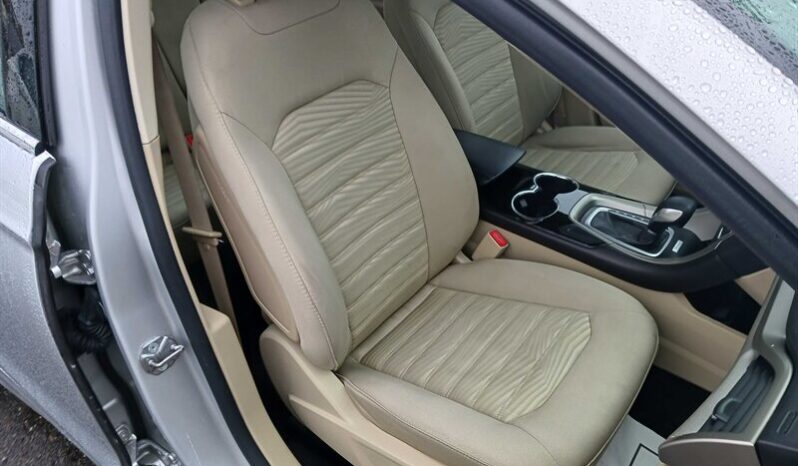 2016 Ford Fusion SE full