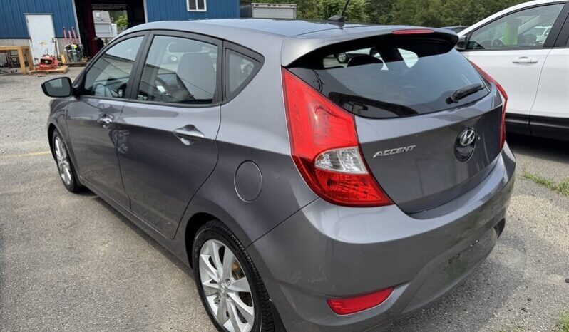 2013 Hyundai ACCENT SE full
