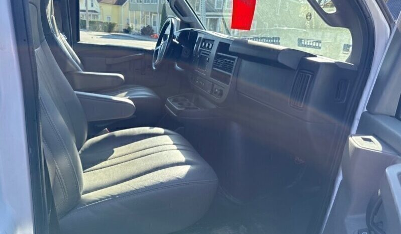 2019 GMC Savana 2500 full