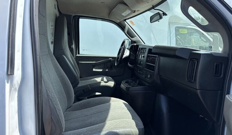 2021 Chevrolet Express 3500 full