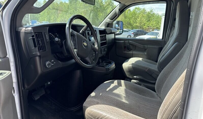 2021 Chevrolet Express 3500 full